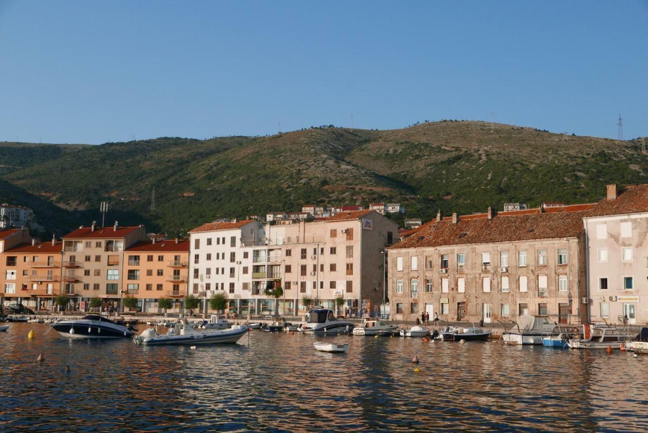 Apartments & Room Madi Senj  Eksteriør bilde